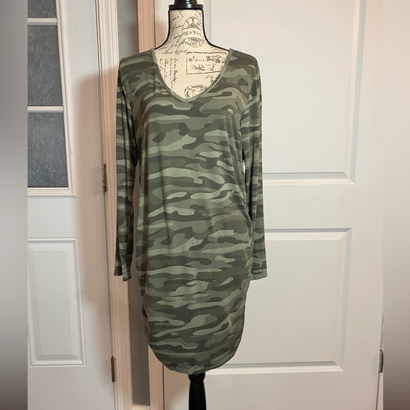 Torrid Super Soft Knits Green Camo Ruched Side Long Sleeved T-shirt Dress - Picture 1 of 7